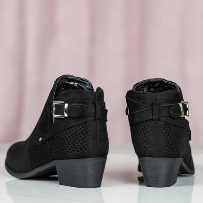 Čierne topánky Chelsea s prelamovaným povrchom Black Elegance - Obuv