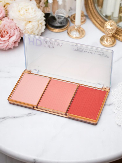 Paleta 3 odtieňov matnej lícenky na líca v odtieni Wine Rose