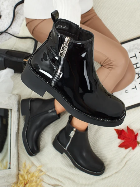 Lakirani ženski gležnarji iz eko usnja Calvera