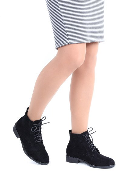 Czarne, sznurowane botki Noel- Obuwie