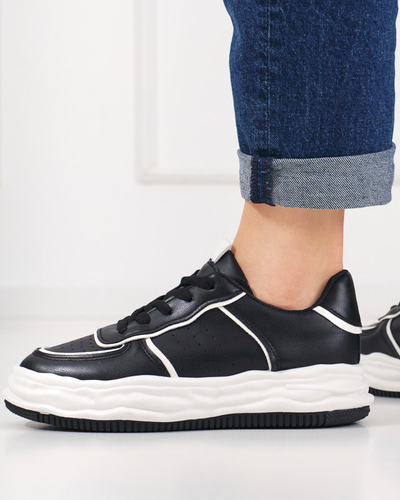 OUTLET Čierna dámska športová obuv s vsadkami Dekavi - Obuv