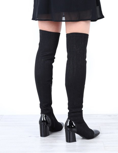 Czarne kozaki z lakierowanym noskiem na słupku Adrienne - Obuwie