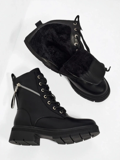 Ženski Gležnarji Venus Črni Usnjeni Elegantni za Jesen