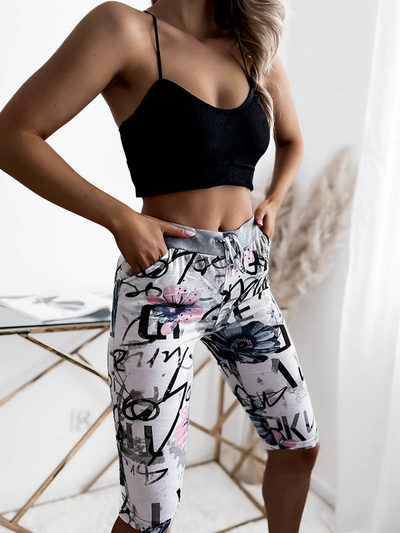 Bielo-modré 3/4 dámske kraťasy s potlačou PLUS SIZE - Oblečenie