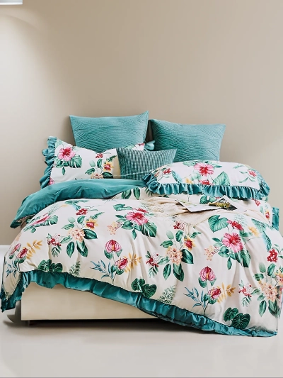 Royalfashion Vzorované posteľné prádlo s volánikom 160x200 súprava 3 KUSY