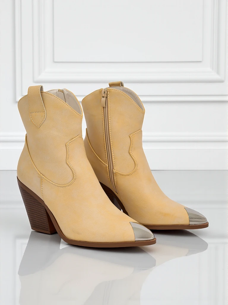 Ženski kavbojski gležnarji s peto in okrasno konico Glacier Fang