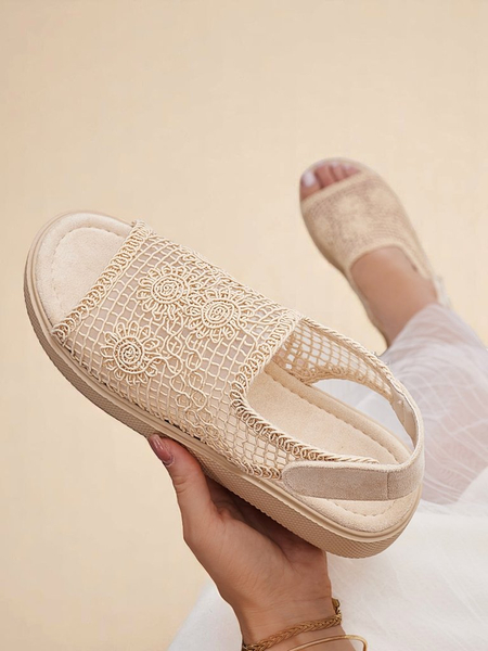 Royalfashion Dámske dierkované sandále s vrškom Levay