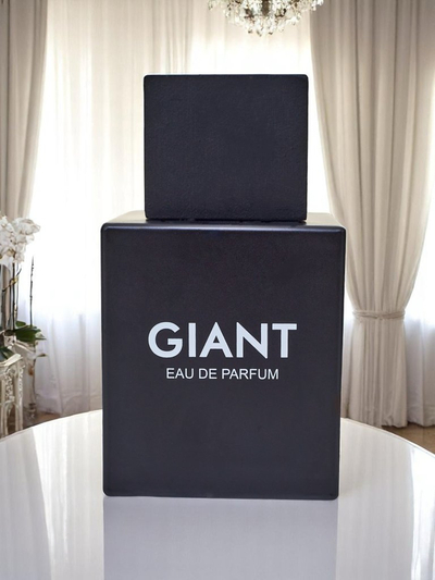Inšpirovaný parfumovanou vodou pre mužov Giant Black