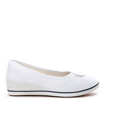 Białe baleriny na koturnie Botilda- Obuwie