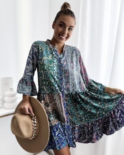 Royalfashion Viacfarebné dámske krátke šaty s ornamentom