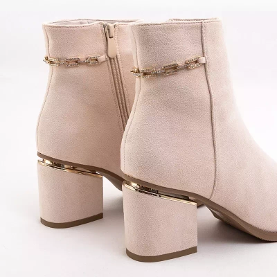 OUTLET Dámske béžové čižmy na nízkom stĺpiku Morax - Obuv