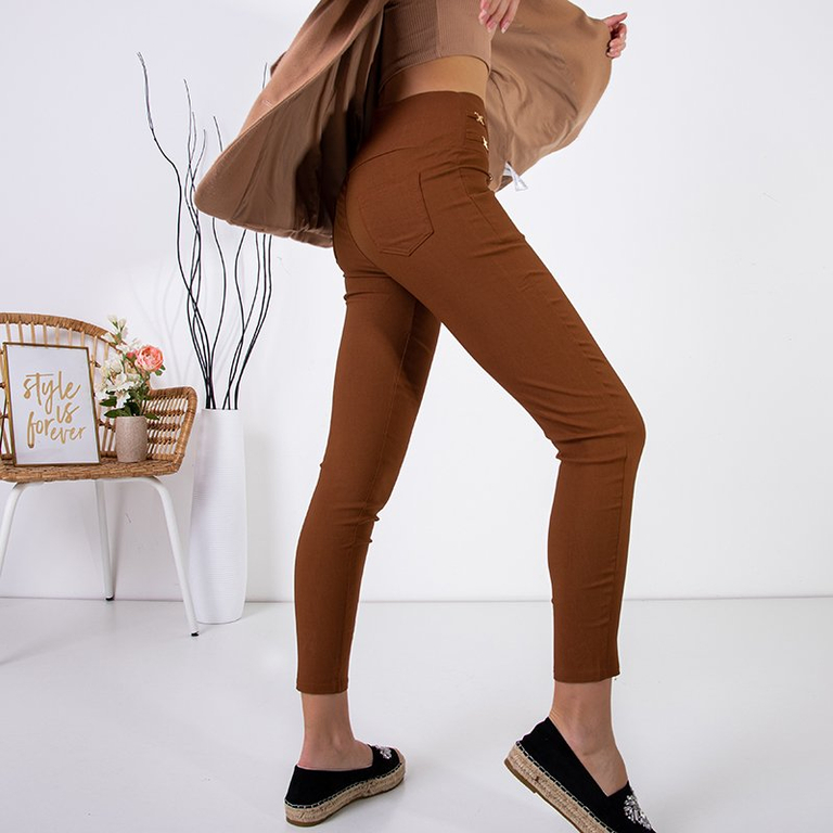 Dámske hnedé treggy s dekoráciami - Oblečenie