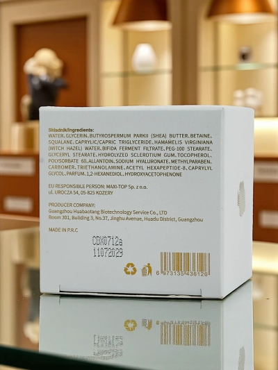 Luxelux White Bandage Vlažilna krema za okoli oči z retinolom