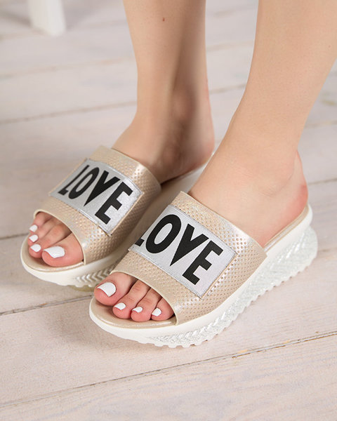 Dámske béžové lesklé papuče s nápisom Sosha- Footwear