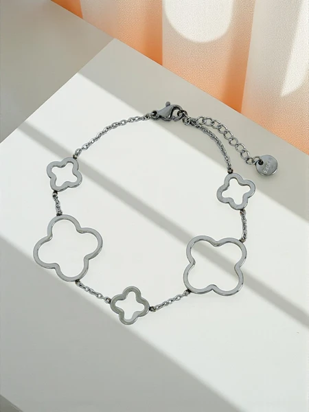 Zapestnica Lira Flower z motivom deteljice