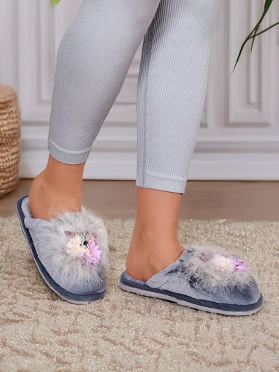 Royalfashion Dámske kožušinové papuče s kvetmi Ederra