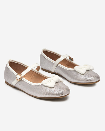 OUTLET Strieborné dievčenské balerínky s remienkom Mosupi- Obuv
