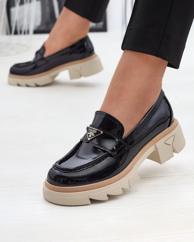 Lakované čierne dámske mokasíny so zdobením Sarix - Obuv