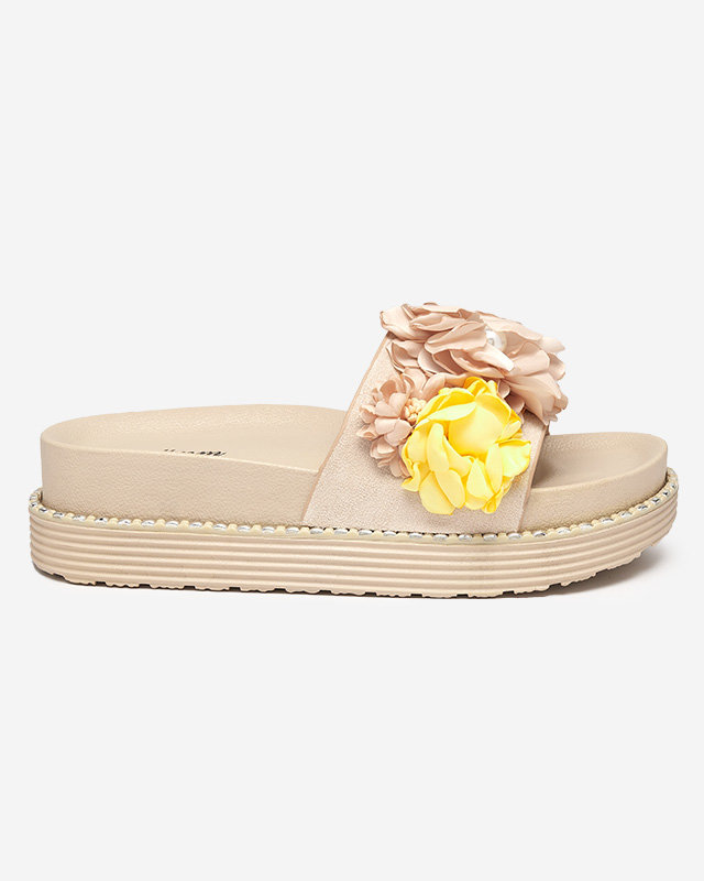 Dámske papuče s látkovými kvetmi v béžovej farbe Kaffga - Obuv