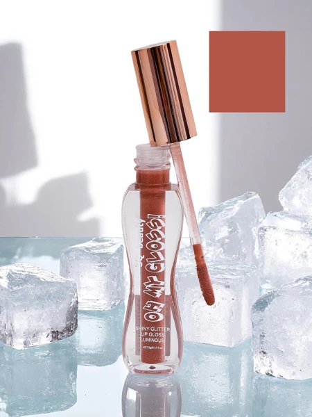 Lesk na pery s trblietkami v odtieni Soft Blush