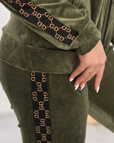 Dámska tepláková súprava so zelenými pásikmi - Oblečenie