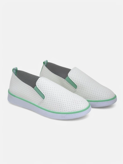 Royalfashion Dámske perforované slip-on topánky Kassias
