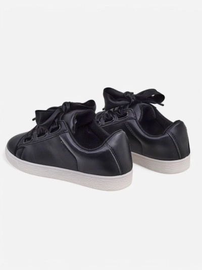 Royalfashion Dámske sneakers z ekologickej kože s dekoratívnymi šnúrkami Etti