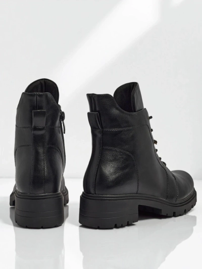 Eko usnjeni ženski gležnarji z vezalkami Veltih