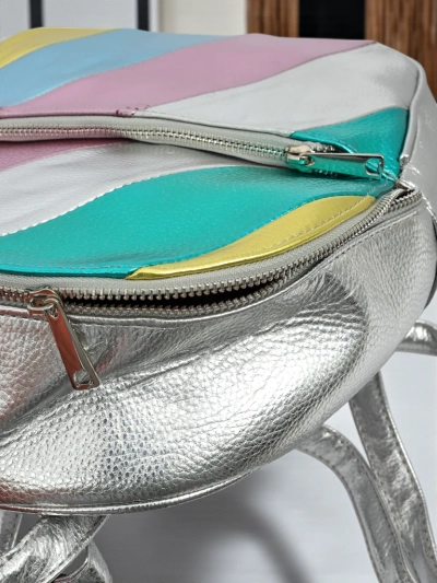 Royalfashion Dámsky batoh z eko-kože s pruhmi Metallic Stripes