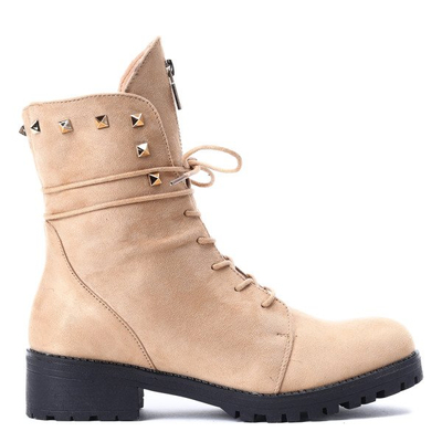 Jasnobrązowe workery z ćwiekami Mai- Obuwie