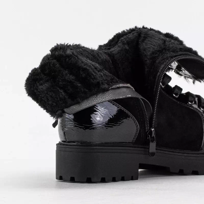 OUTLET Čierne dámske čižmy čiastočne lakované Ginoko - Obuv