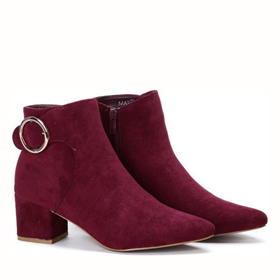 Bordowe botki na słupku z ozdobną klamrą Joelle- Obuwie
