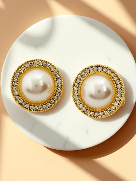 Royalfashion Dámske náušnice na klip s perlou Aurelia Perla