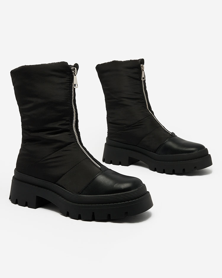 Royalfashion Dámske čižmy na plochom podpätku v čiernej farbe Tainve