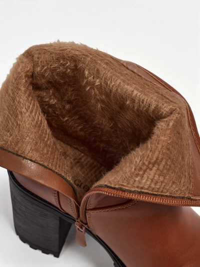 Ženski gležnjarji iz eko usnja s peto Sylvarra