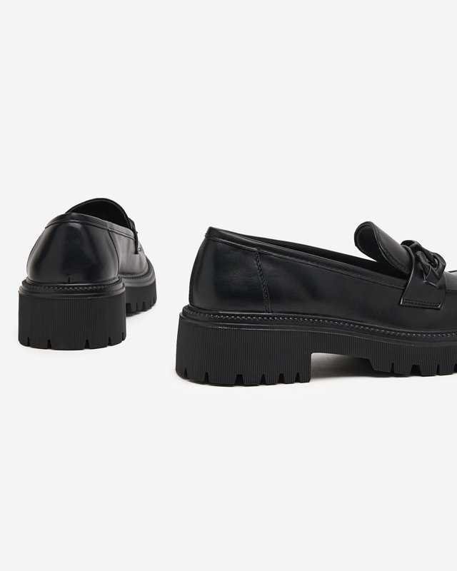 OUTLET Čierne dámske topánky z ekokože s retiazkou Konera - Obuv