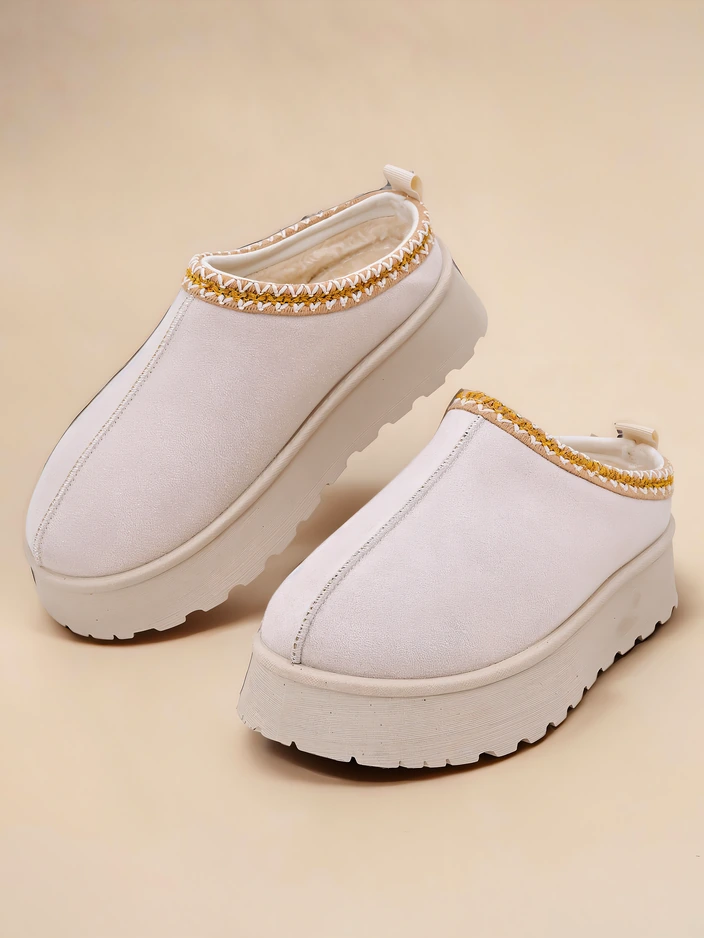 Royalfashion Krátke topánky v štýle dámskych snehových čižiem Flufi