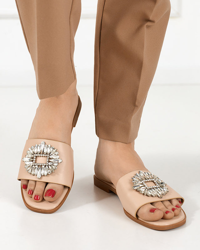 OUTLET Dámske béžové papuče so strieborným ornamentom. Hipi - Obuv