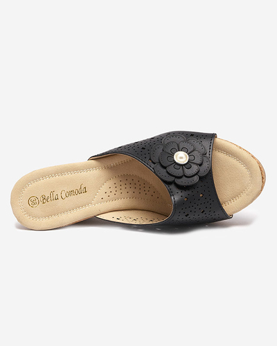 OUTLET Čierne dámske žabky na platformovom podpätku Dombas- Obuv