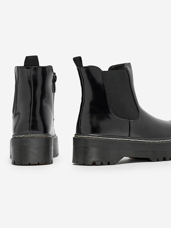 Čierne dámske čižmy na hrubšej podrážke Mallitt- Obuv