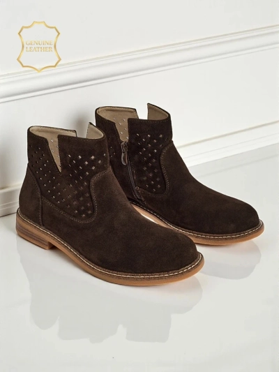 Gležnarji Ariadne iz naravnega semiša temno rjave barve, ravne pete 3 cm