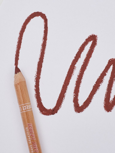 Pery na pery v odtieni Spiked with Rum