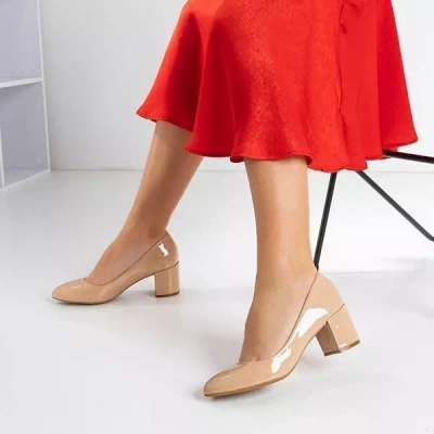 OUTLET Dámske béžové lodičky na post - obuv Sofronia