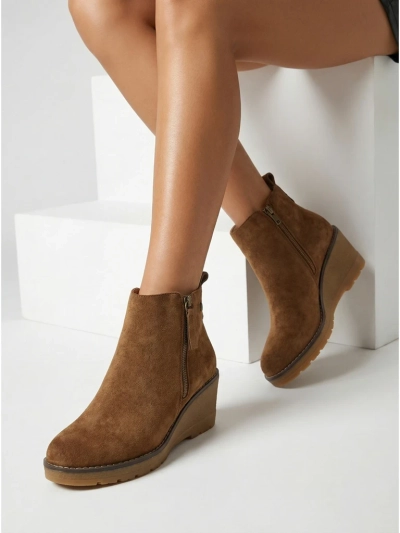 Ženski gležnarji s platformo Zarrico