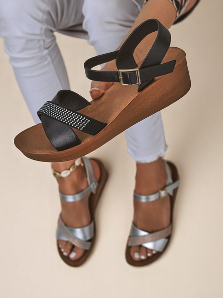 Royalfashion Dámske sandále na klinovom podpätku s kamienkami Allona