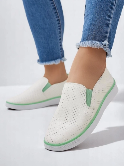 Royalfashion Dámske perforované slip-on topánky Kassias