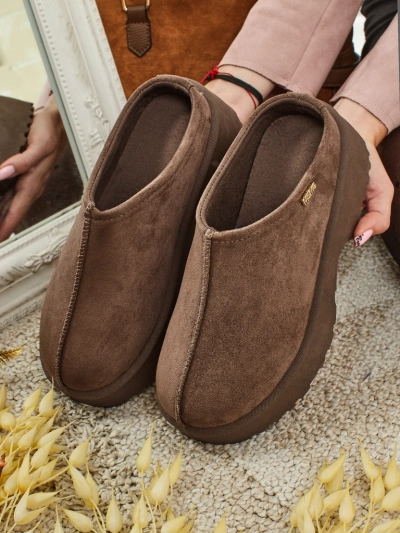 Kratki ženski škornji a'la za sneg s krznom Calindra