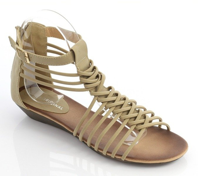 Béžové sandále na nízkom podpätku vyrobené z umelej kože Uasswerra - Obuv