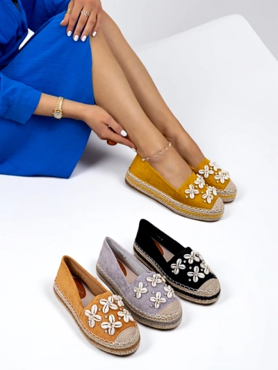 Čierne dámske espadrilky na platforme s dekoráciami Izira - Obuv