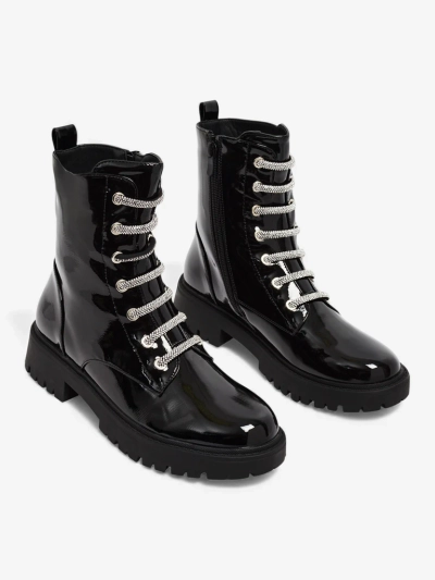 Lakirani ženski gležnarji z vezalkami Velmini